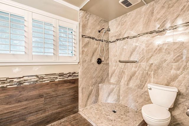 1411 W Sample Avenue, Fresno, CA 93711