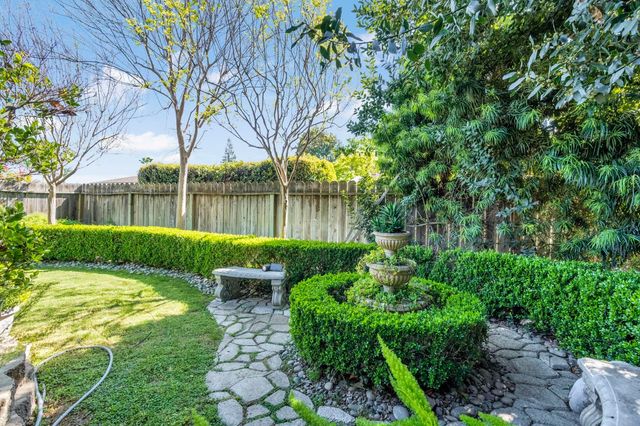 1411 W Sample Avenue, Fresno, CA 93711