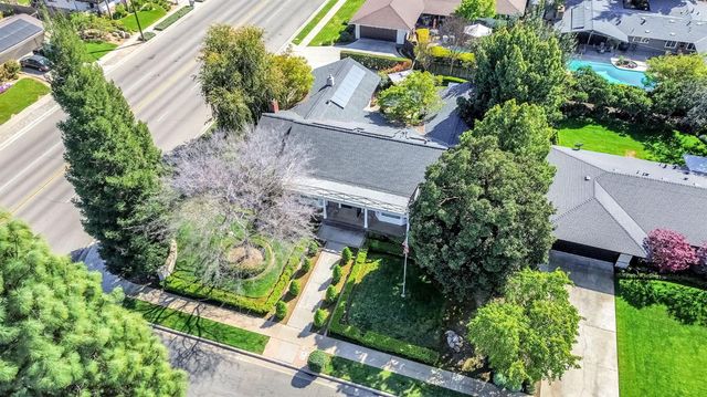 1411 W Sample Avenue, Fresno, CA 93711