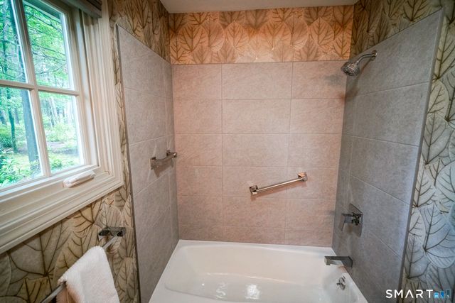 26 Chiltern Street, Farmington, CT 06032