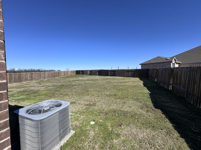 1438 Park Trails Boulevard, Princeton, TX 75407