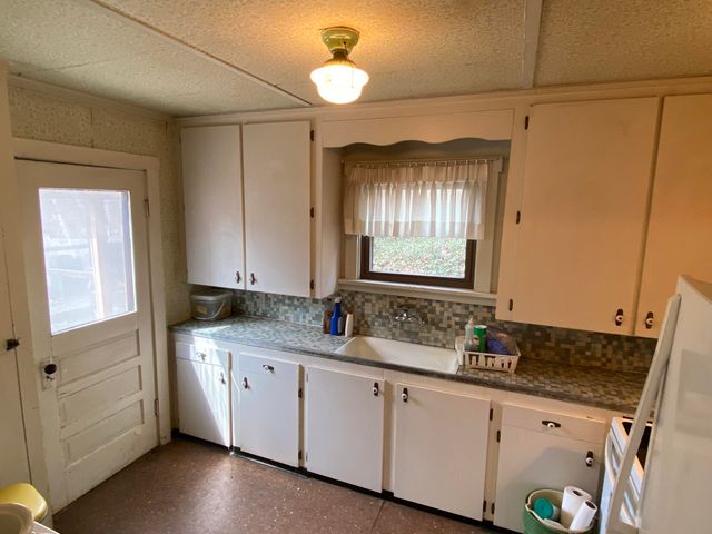 12 Beach Lane Court, Ogden Dunes, IN 46368