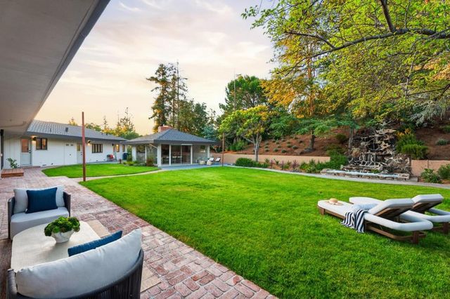 26201 Dori Lane, Los Altos Hills, CA 94022