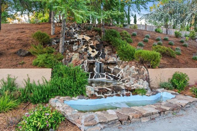 26201 Dori Lane, Los Altos Hills, CA 94022