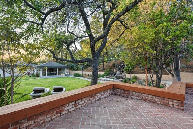 26201 Dori Lane, Los Altos Hills, CA 94022