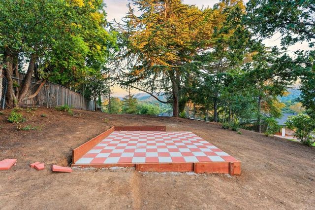 26201 Dori Lane, Los Altos Hills, CA 94022