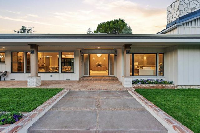 26201 Dori Lane, Los Altos Hills, CA 94022