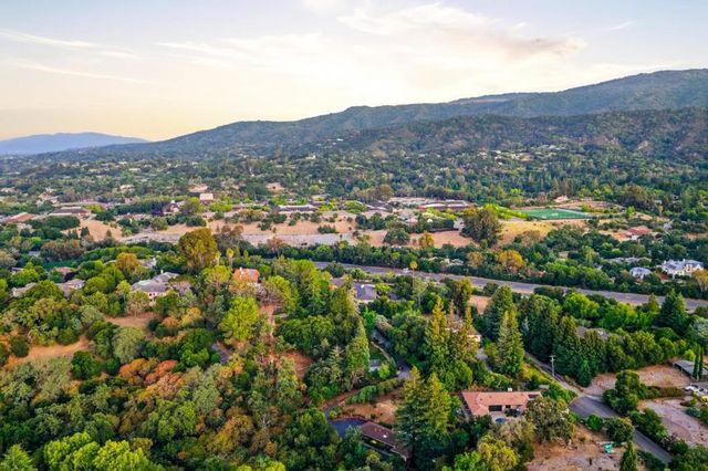 26201 Dori Lane, Los Altos Hills, CA 94022