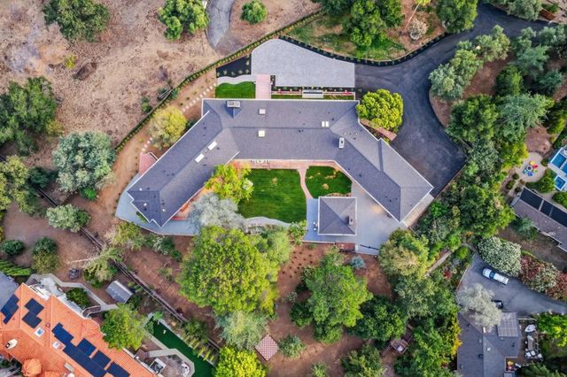 26201 Dori Lane, Los Altos Hills, CA 94022