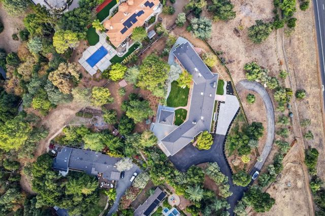 26201 Dori Lane, Los Altos Hills, CA 94022