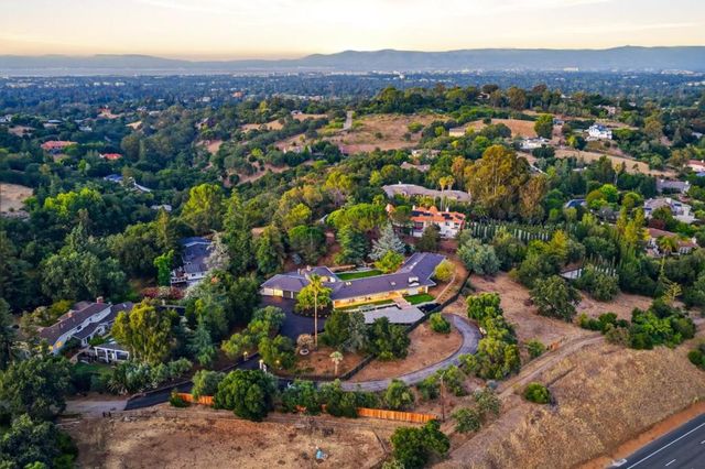 26201 Dori Lane, Los Altos Hills, CA 94022