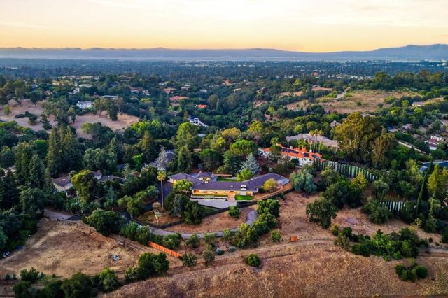 26201 Dori Lane, Los Altos Hills, CA 94022