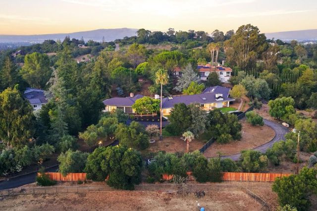 26201 Dori Lane, Los Altos Hills, CA 94022
