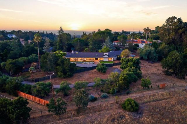 26201 Dori Lane, Los Altos Hills, CA 94022