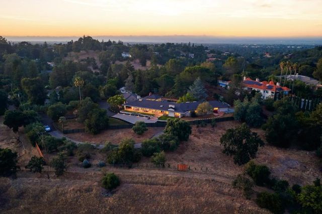 26201 Dori Lane, Los Altos Hills, CA 94022