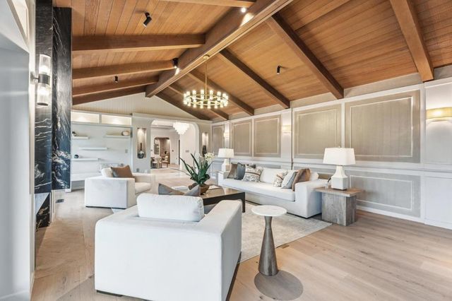 26201 Dori Lane, Los Altos Hills, CA 94022