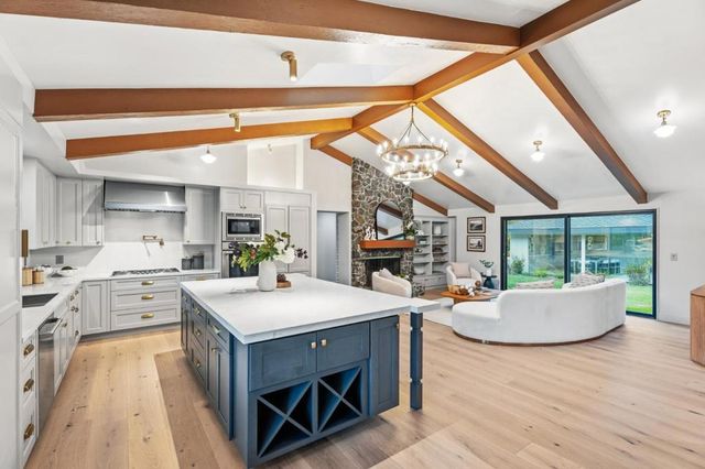 26201 Dori Lane, Los Altos Hills, CA 94022