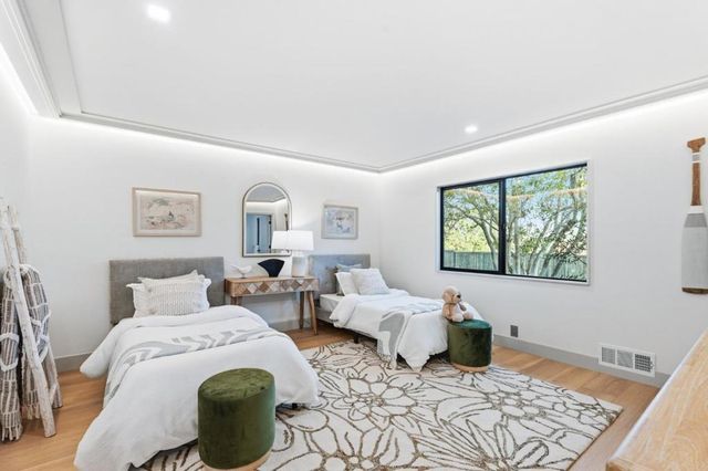 26201 Dori Lane, Los Altos Hills, CA 94022