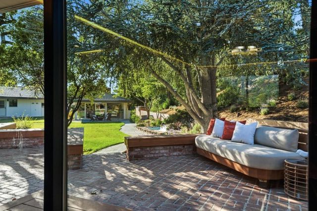 26201 Dori Lane, Los Altos Hills, CA 94022