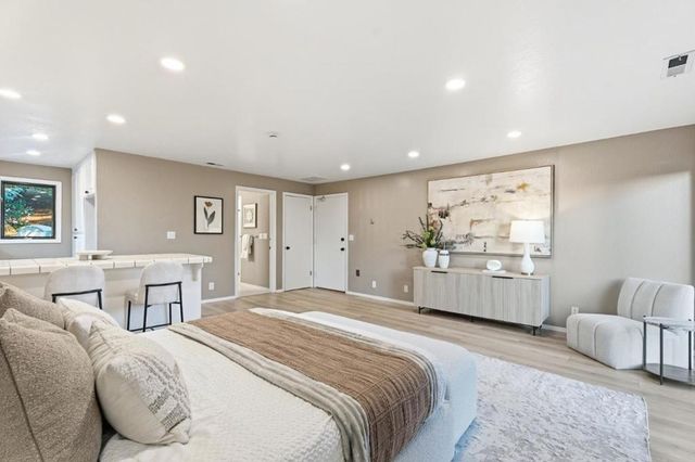 26201 Dori Lane, Los Altos Hills, CA 94022