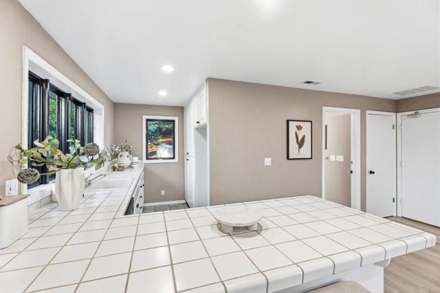 26201 Dori Lane, Los Altos Hills, CA 94022