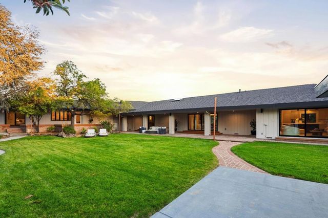 26201 Dori Lane, Los Altos Hills, CA 94022