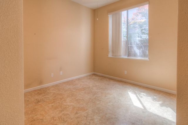 1657 Aylesbury Way, Roseville, CA 95747