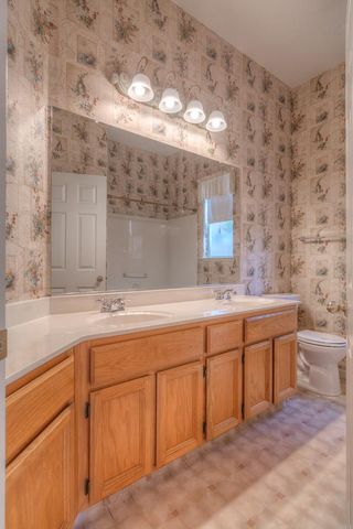1657 Aylesbury Way, Roseville, CA 95747