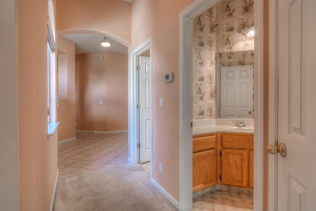 1657 Aylesbury Way, Roseville, CA 95747