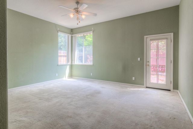 1657 Aylesbury Way, Roseville, CA 95747