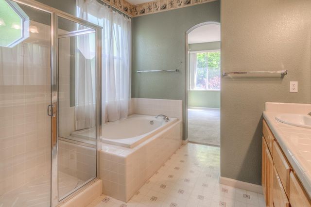 1657 Aylesbury Way, Roseville, CA 95747