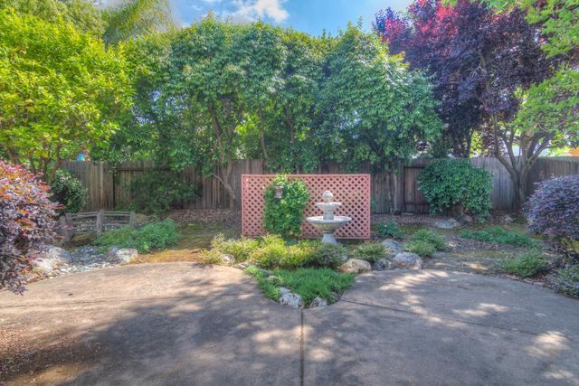 1657 Aylesbury Way, Roseville, CA 95747