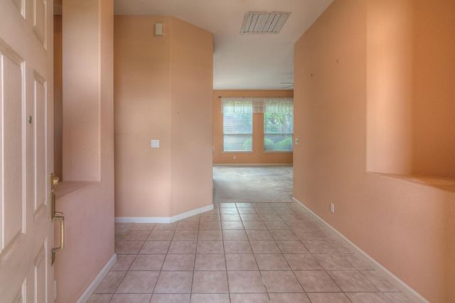 1657 Aylesbury Way, Roseville, CA 95747