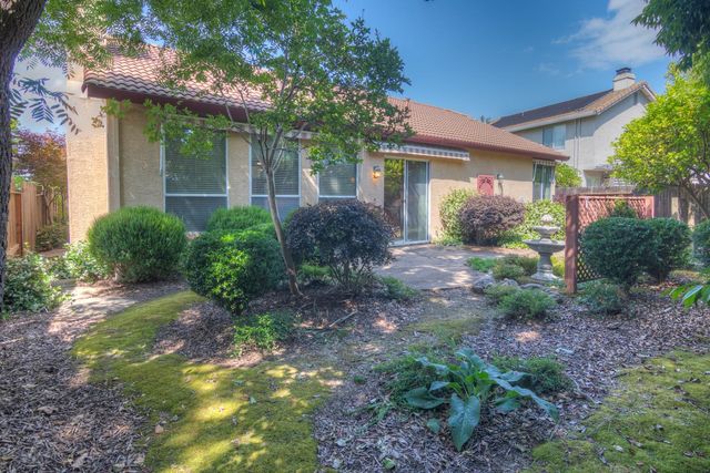 1657 Aylesbury Way, Roseville, CA 95747