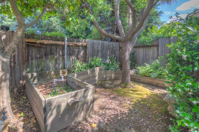 1657 Aylesbury Way, Roseville, CA 95747