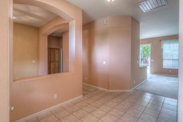 1657 Aylesbury Way, Roseville, CA 95747