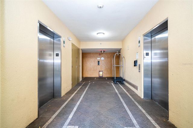 12527 FLORIDAYS RESORT DRIVE 611-E, Orlando, FL 32821