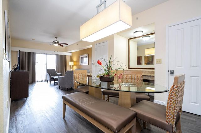 12527 FLORIDAYS RESORT DRIVE 611-E, Orlando, FL 32821