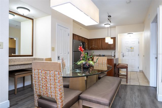 12527 FLORIDAYS RESORT DRIVE 611-E, Orlando, FL 32821