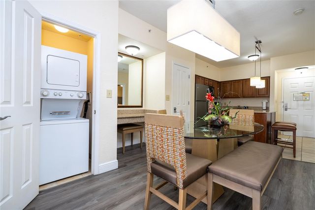 12527 FLORIDAYS RESORT DRIVE 611-E, Orlando, FL 32821