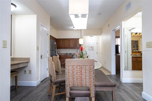 12527 FLORIDAYS RESORT DRIVE 611-E, Orlando, FL 32821