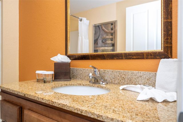 12527 FLORIDAYS RESORT DRIVE 611-E, Orlando, FL 32821