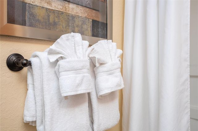 12527 FLORIDAYS RESORT DRIVE 611-E, Orlando, FL 32821