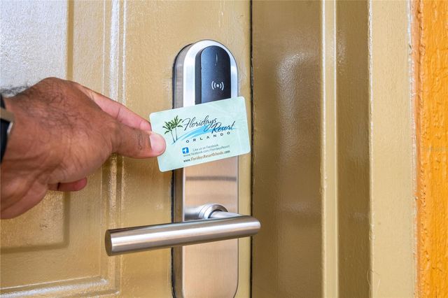 12527 FLORIDAYS RESORT DRIVE 611-E, Orlando, FL 32821