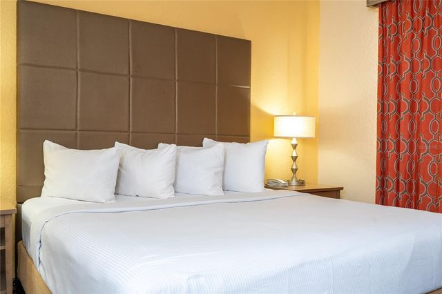 12527 FLORIDAYS RESORT DRIVE 611-E, Orlando, FL 32821