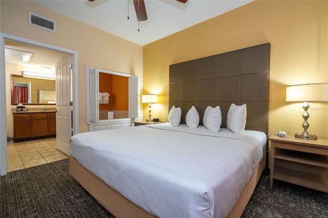 12527 FLORIDAYS RESORT DRIVE 611-E, Orlando, FL 32821