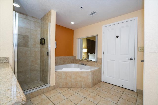 12527 FLORIDAYS RESORT DRIVE 611-E, Orlando, FL 32821