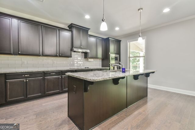 5930 Mountain Laurel Walk, Flowery Branch, GA 30542