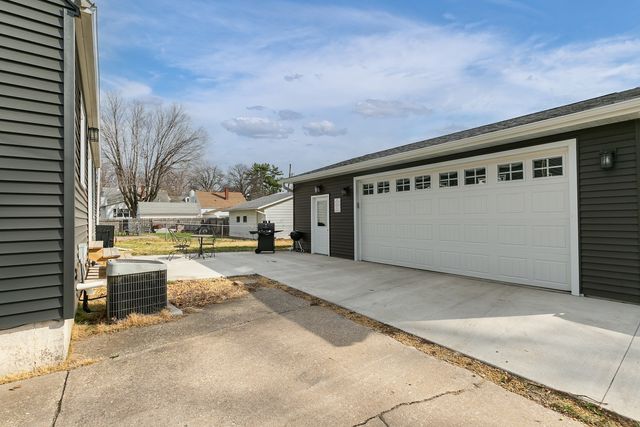 2323 Frances Place, Davenport, IA 52804