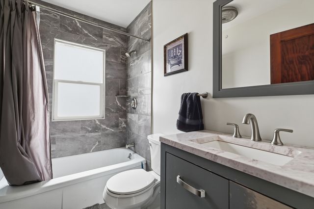 2323 Frances Place, Davenport, IA 52804